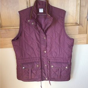 Women’s Blair burgundy zip vest L